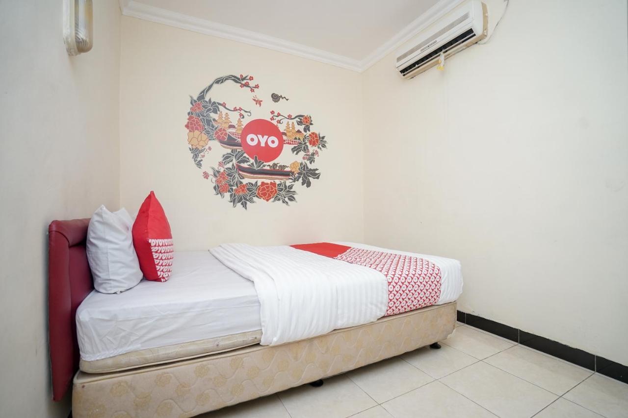 Oyo 448 Hotel Central Palembang Exterior photo