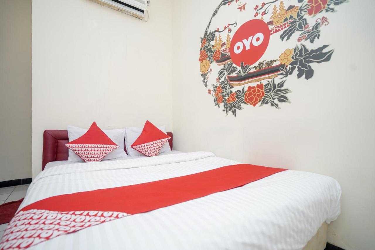 Oyo 448 Hotel Central Palembang Exterior photo